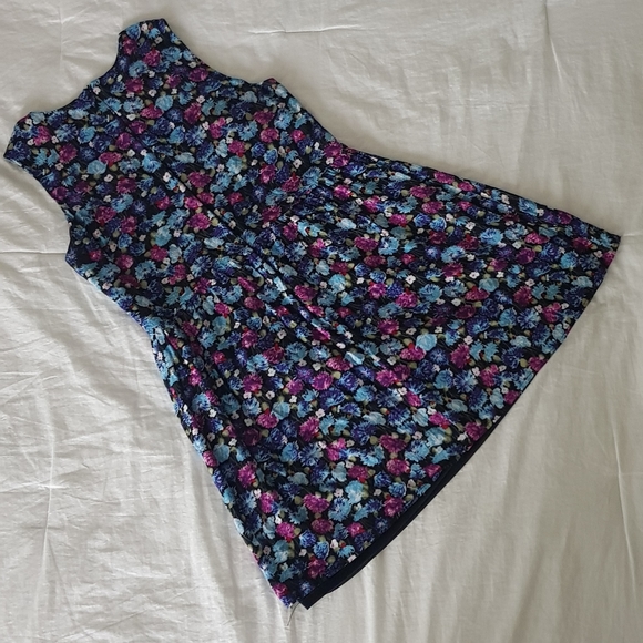 Amy & Ivy floral dress (size M) ( The sting) - Picture 2 of 4